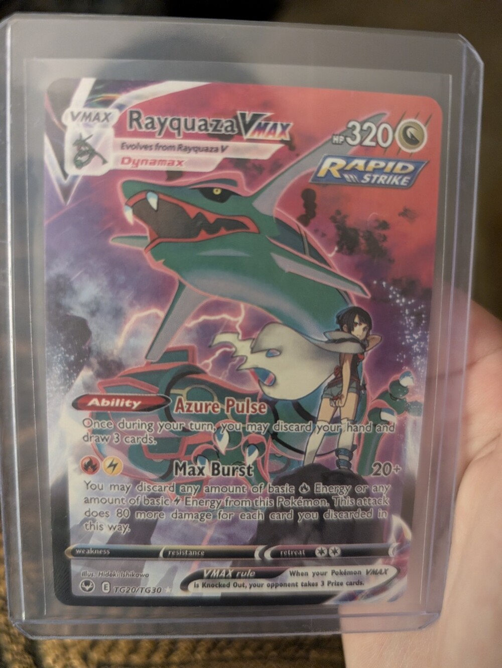 Rayquaza VMAX Rapid Strike Pokémon Card #TG20/TG30 - Pink/Green Holographic